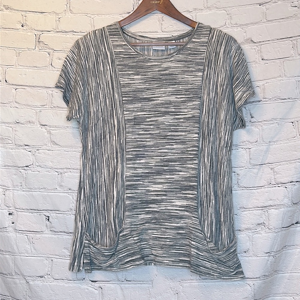 Weekends By Chico’s Black & White Top Size Large Excellent Condition